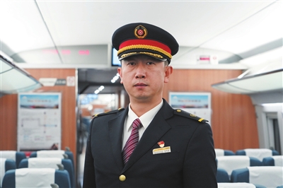     李罕晶