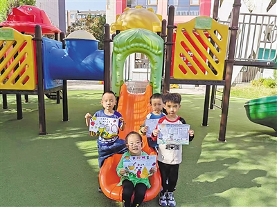 银川市兴庆区第二十八幼儿园大一班小朋友展示“光盘行动”手抄报。
    （图片由受访者提供）
