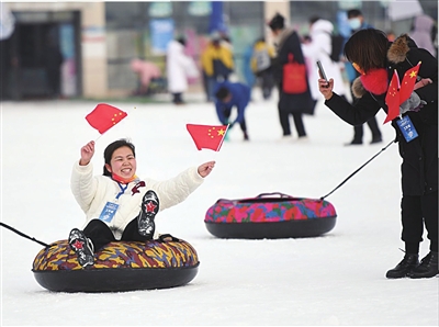     享受冰雪运动带来的快乐。