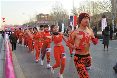     宁夏人体彩绘跑团，冬天的勇士。