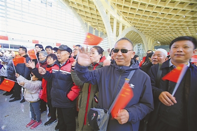<p>　　为祖国自豪，为家乡自豪。</p>