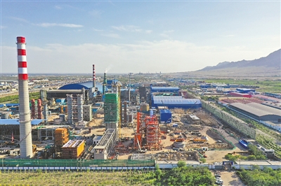 <p>　　建设中的盛港煤焦化循环经济产业链提升改造项目。</p>