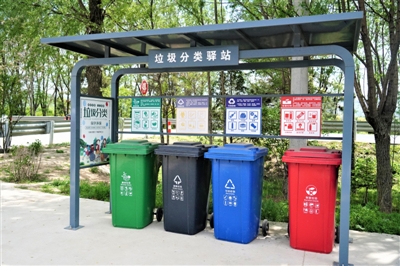 <p>　　农村垃圾分类收集。</p>