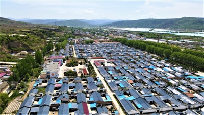 <p>　　美丽农村宜居宜业。</p>