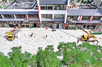 <p>　　银川市金凤区新昌路特色街区改造项目东段接近尾声，初露芳容。</p>