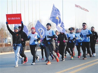 市民欢乐跑是每年新年健身跑活动的主力军。本报记者高晓刚摄