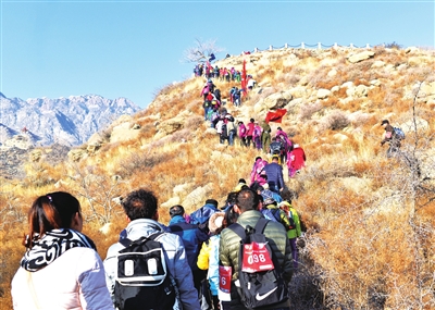 登山是一种极佳的有氧运动。