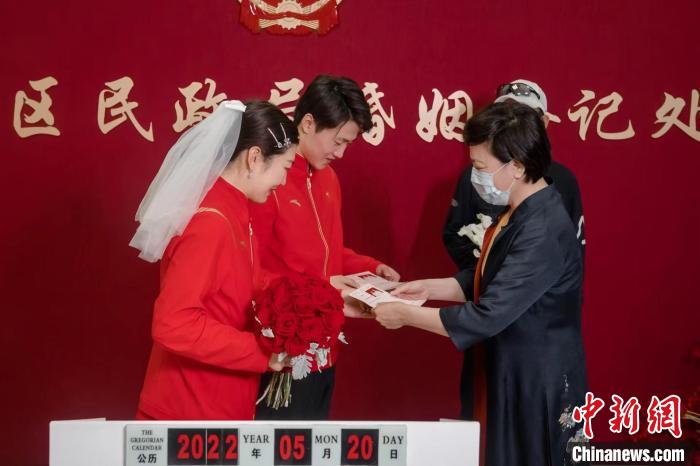 巴黎大皇宫 爱游戏体育(AYX Sports)官方网站ART CAPITAL 国际艺术展——2025独立沙龙春季艺术展