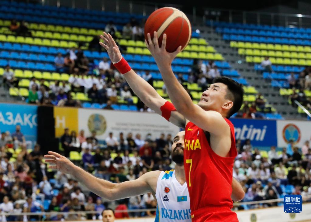 男篮世预赛：中国胜哈萨克斯坦