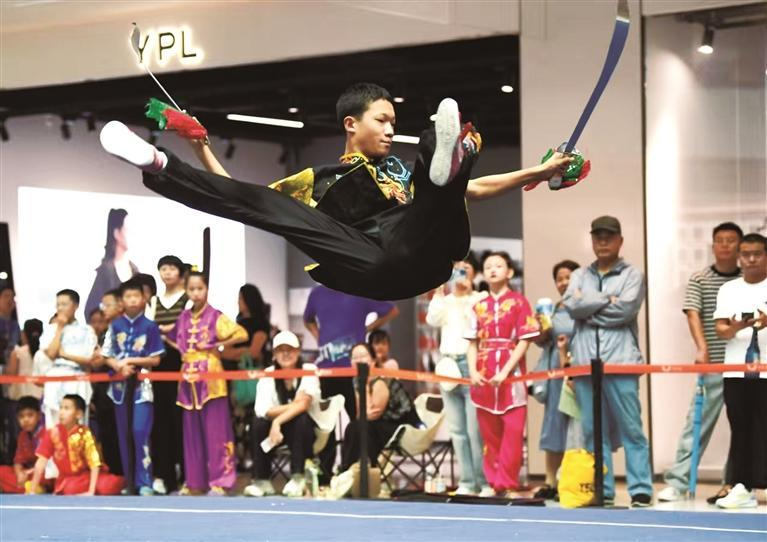银川市177名习武少年展拳脚
