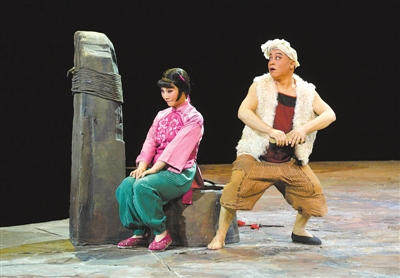 <p>　　5月20日，由自治区文化和旅游厅选送、宁夏演艺集团秦腔剧院创作演出的秦腔现代戏《王贵与李香香》在上海城市剧院上演，参与“文华大奖”的评选。</p>