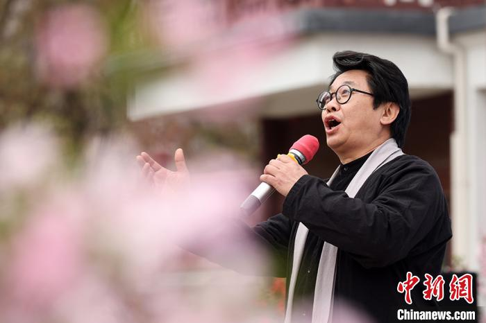 首届江南诗歌节在南京举办 民众体验“诗意江南”