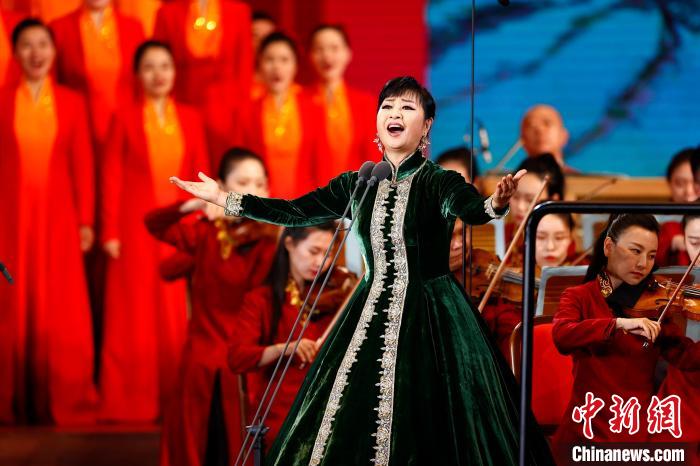 庆祝中国共产党成立101周年交响音乐会7月1日晚在北京举行。　富田 摄