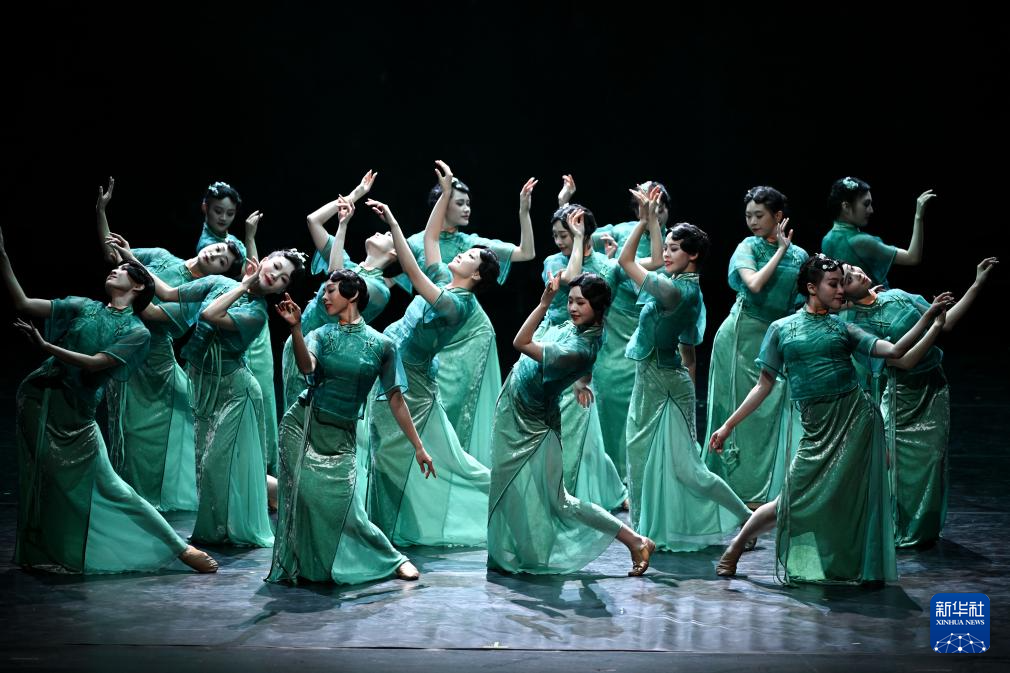 荷花奖获奖舞剧《热血当歌》亮相乌鲁木齐