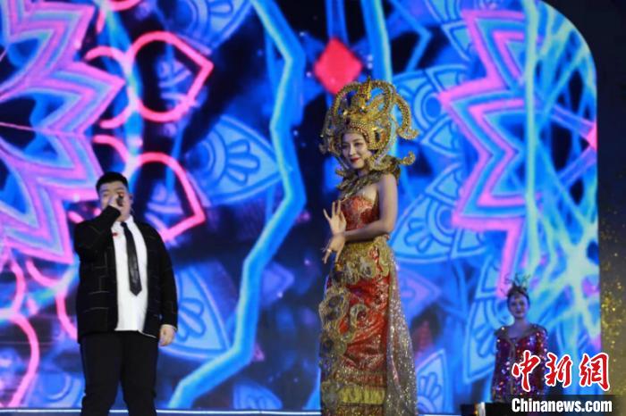 图为精彩的演出现场 钟欣 摄