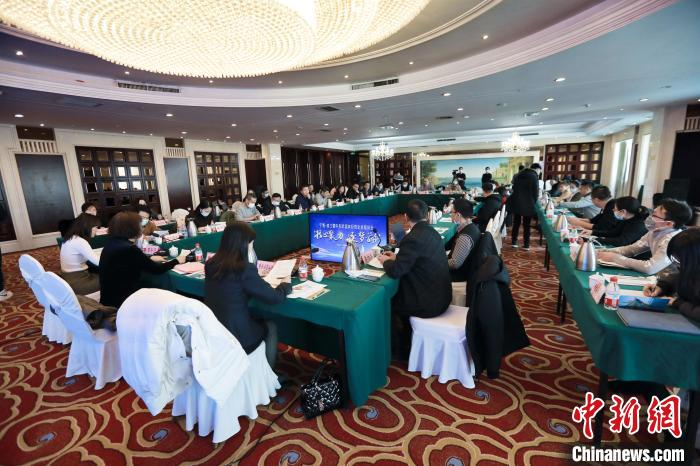 中国-波兰暨中东欧国家经贸企业座谈会在银川举行