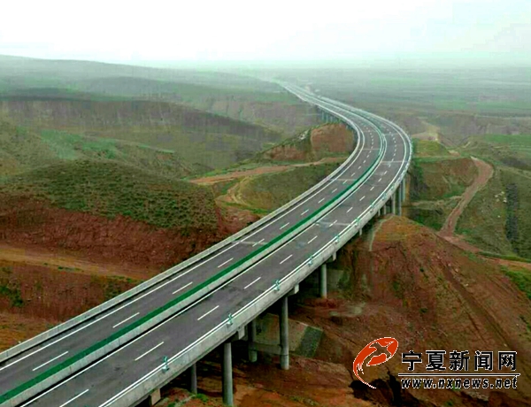 新建成的同海高速公路.jpg