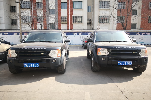 石嘴山交警查获套牌车辆.jpg 石嘴山交警查获套牌车辆.jpg