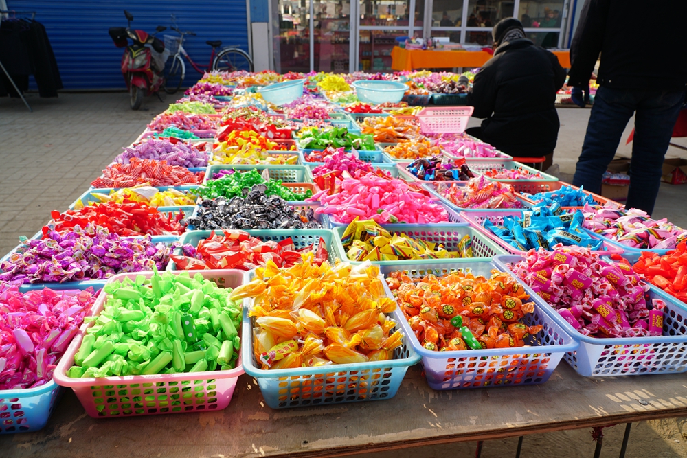 农村集市上的年味儿