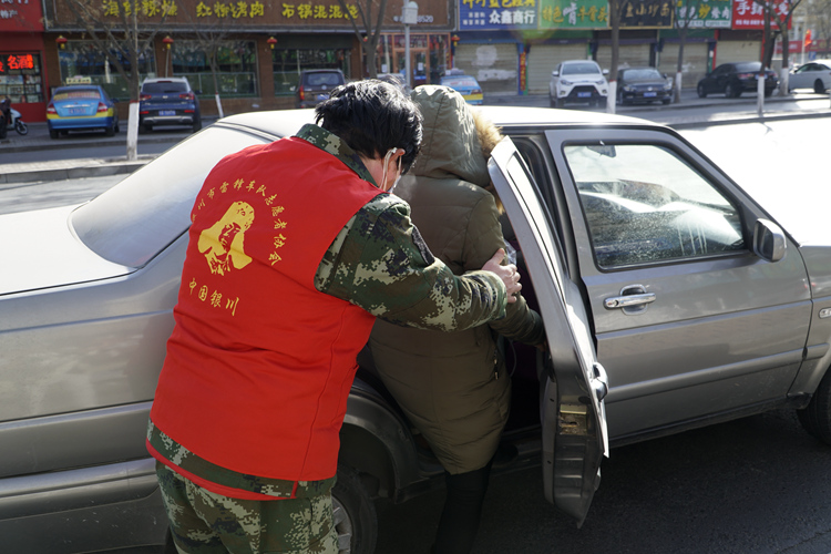 城市春天朱福环.JPG 城市春天朱福环.JPG