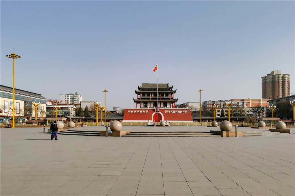 疫情期间南门广场.jpg