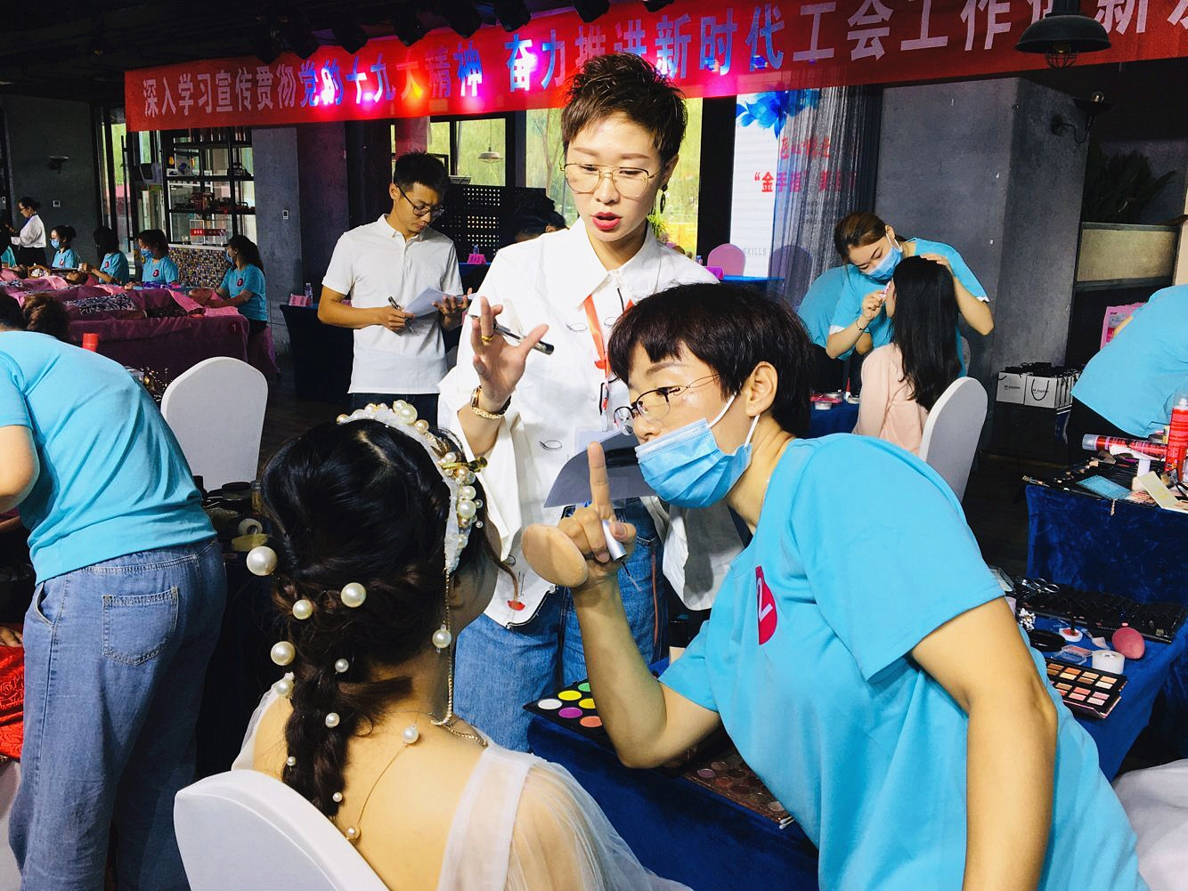 |银川市金凤区总工会举办美容师行业技能大赛