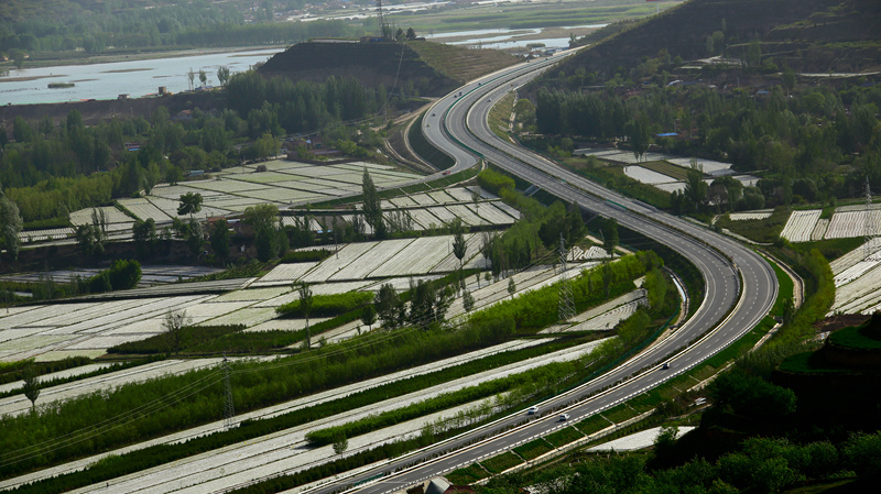 【中国的脱贫智慧】彭青高速：让山区群众迈上幸福的“快车道”