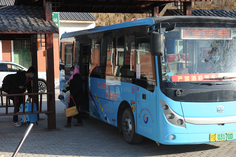 红河村公交站.JPG