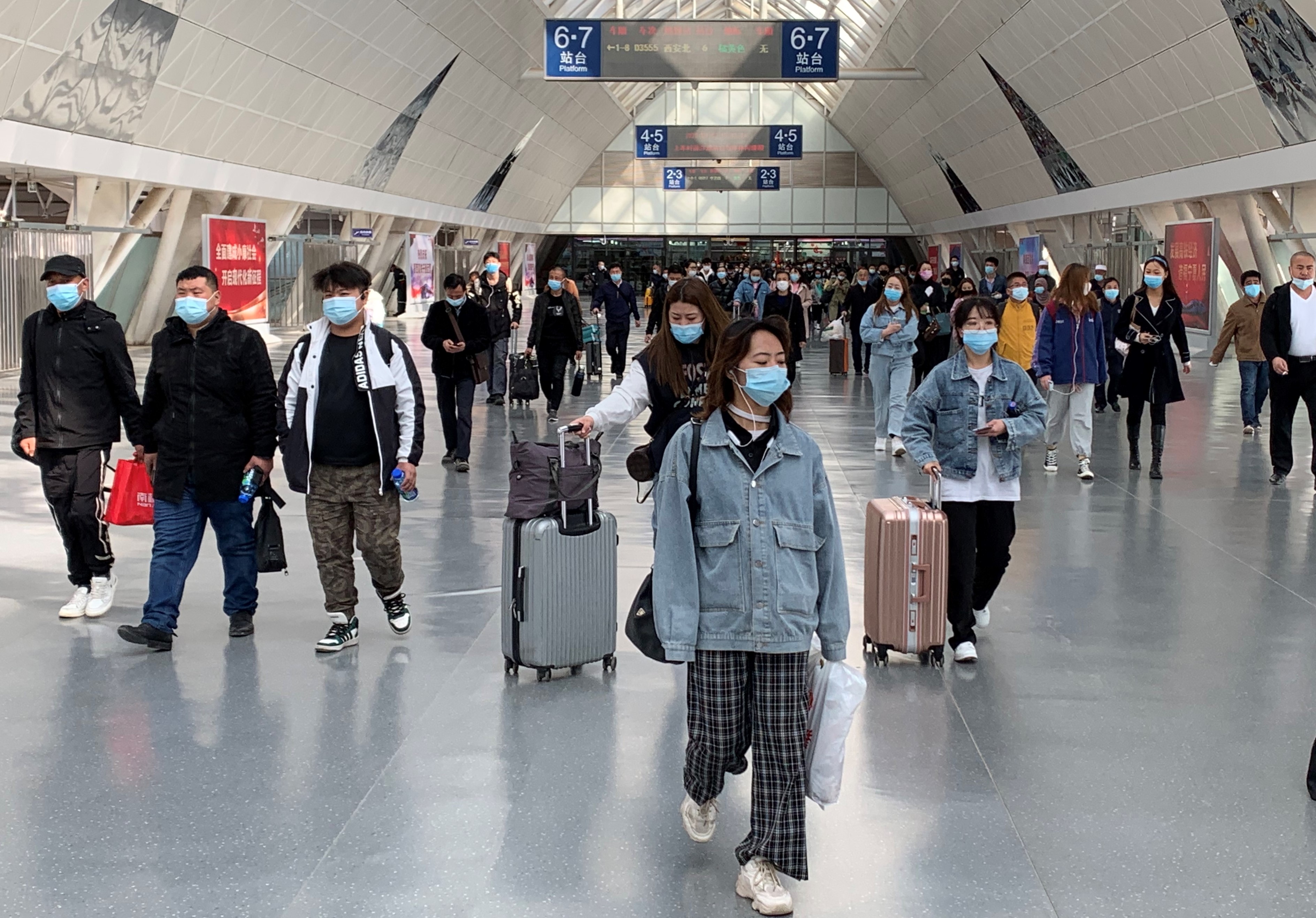 清明假期银川火车站发送旅客13.9万人次