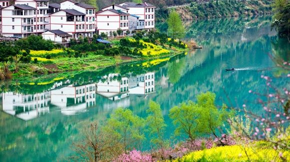 阿蓬江美丽乡村成为休闲农业与乡村旅游示范带。黔江旅投供图 华龙网发