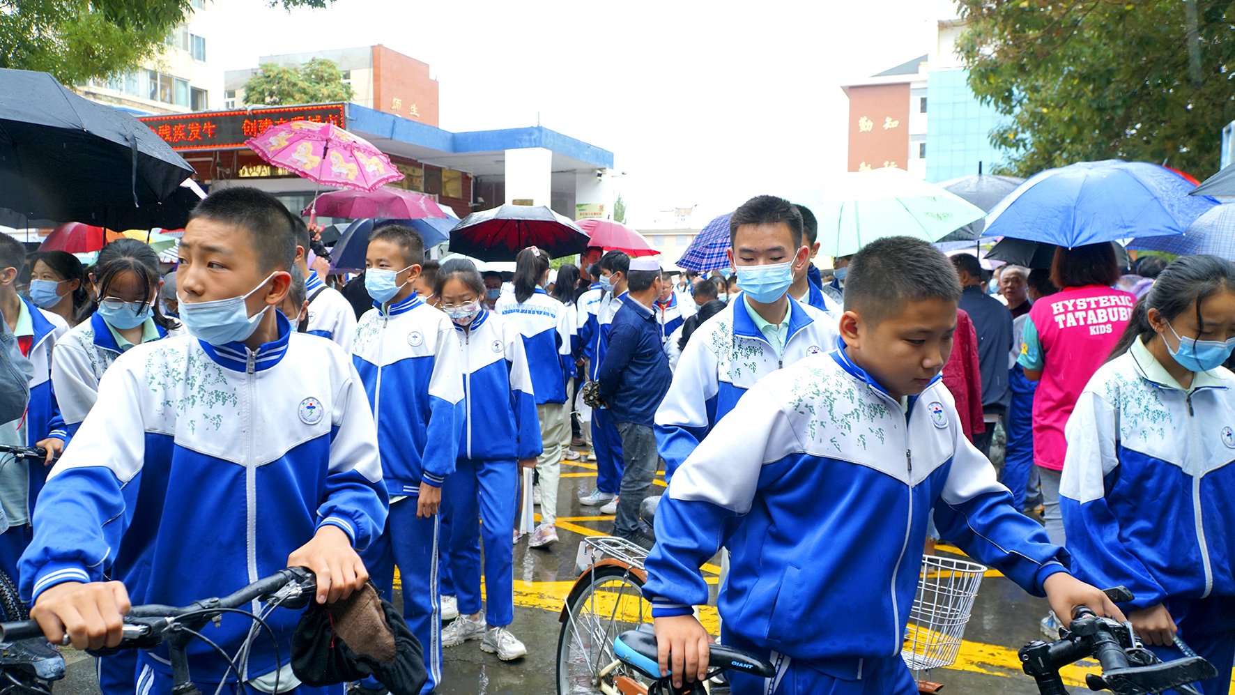 “双减”政策落地，不上补习班的周末孩子们怎么过