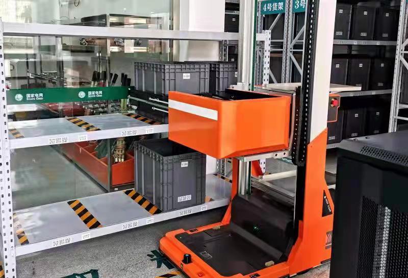 宁夏首个智能仓储机器人在隆德上岗