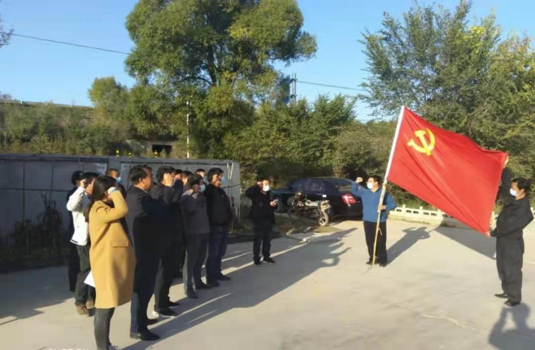 宁夏隆德:让党旗在疫情防控第一线高高飘扬
