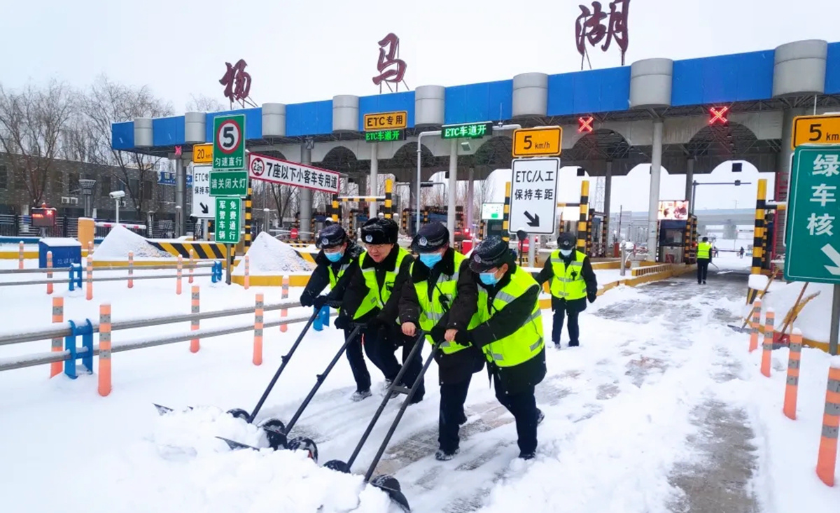 情暖回家路 春运期间宁夏高速公路频频上演暖心瞬间