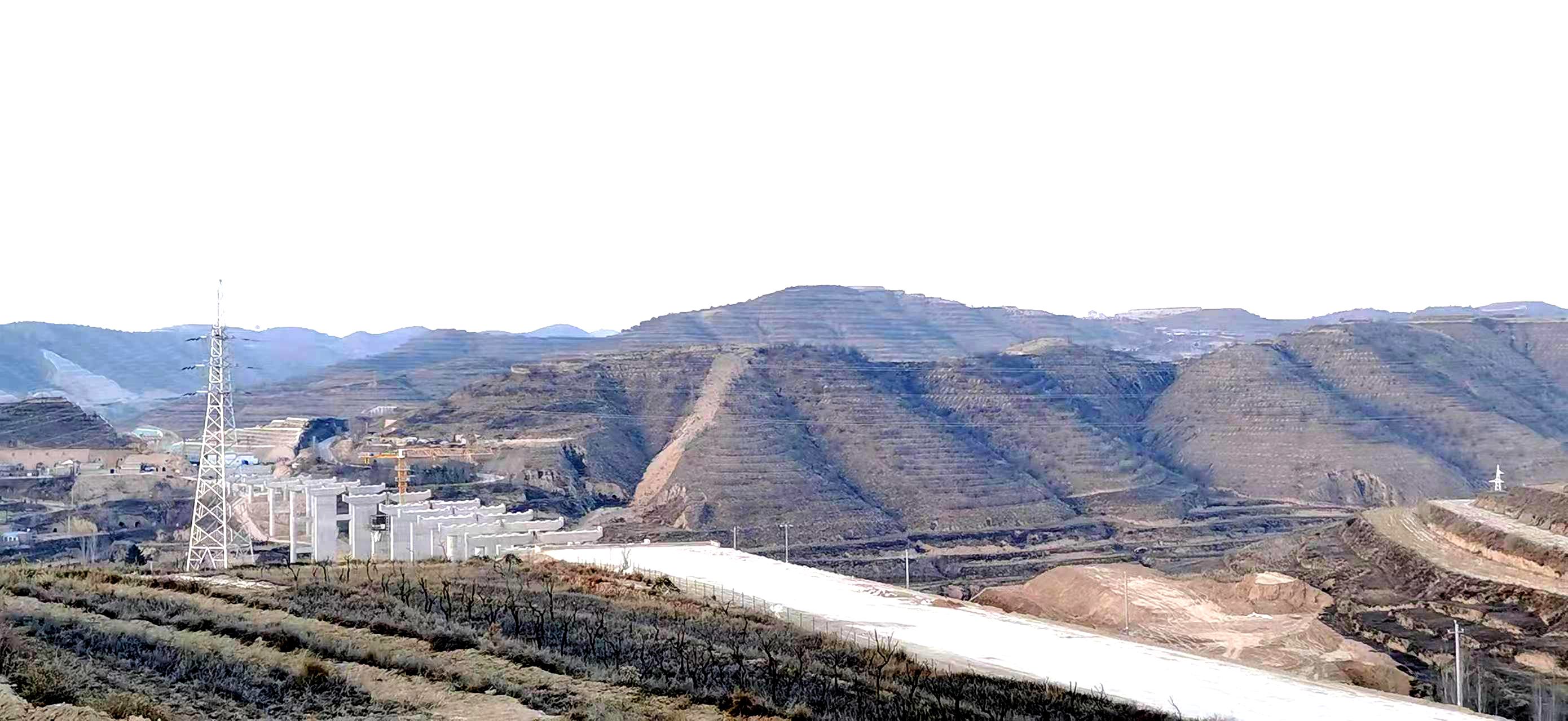 线路迁改让道高速公路施工.jpg