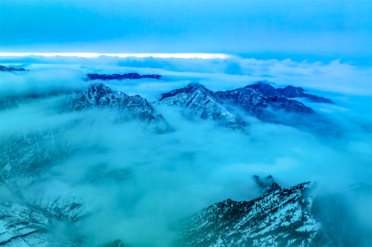 贺兰山春雪30.jpg