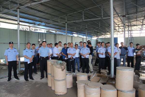 彭阳县在非法生产制毒物品案现场开展禁毒警示