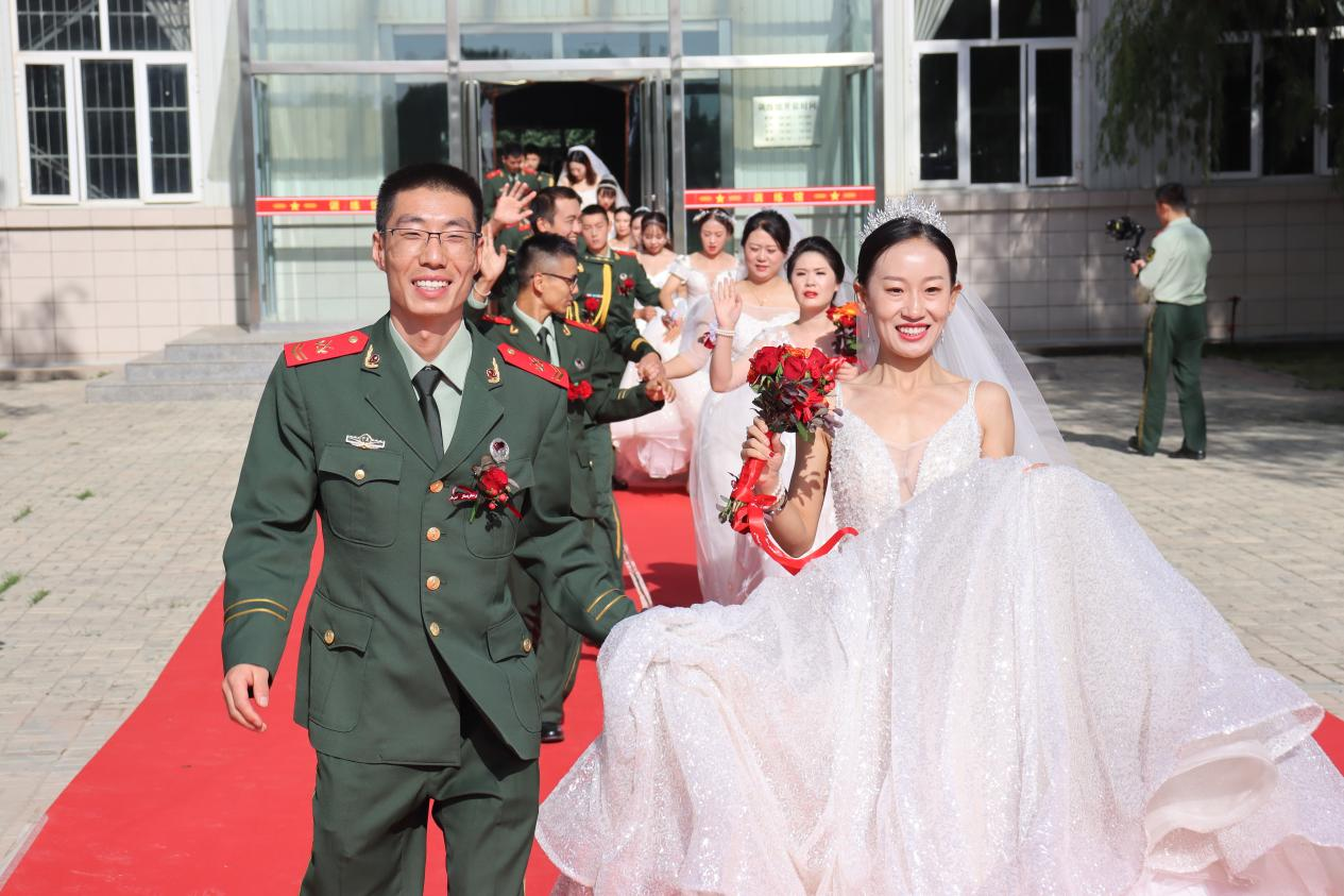 武警宁夏总队举办第三届缘定今生强军有你集体婚礼