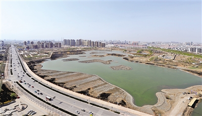 <p>　　10年前的银川宝湖。</p>