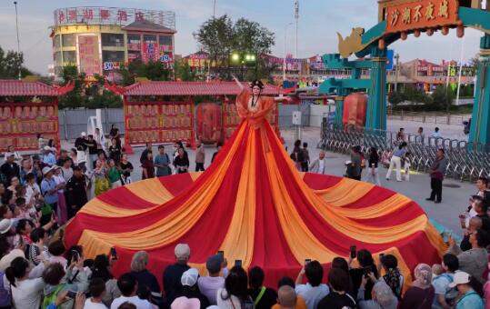 双节期间，宁夏沙湖景区以文旅融合激活假日新体验