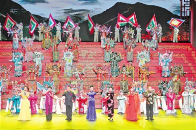 <p>　　我区7位中国戏剧梅花奖获得者联袂表演交响戏曲《塞上江南》。</p>