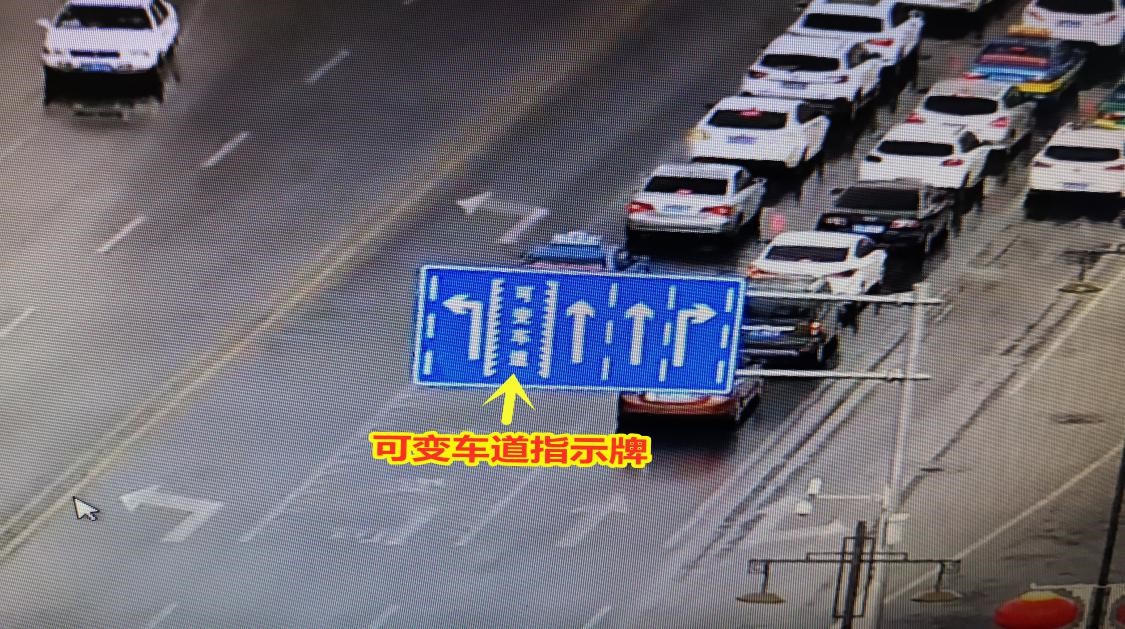 凤凰碑路口可变车道怎么走?银川交警来教您