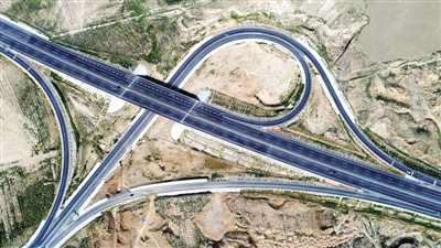 <p>　　9月初，京藏高速红寺堡北出入口正式通车。　　　　　　　　　　　　　　</p>