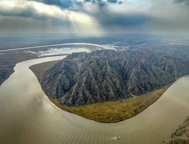 春到青铜峡黄河大峡谷