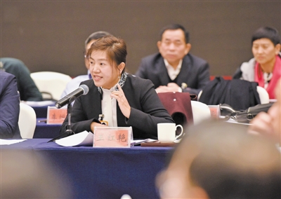 <p>　　王红艳委员建议加快培育新型农业经营主体。</p>