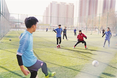 <p>　　小伙伴们终于盼来这场早就约好的球赛。</p>