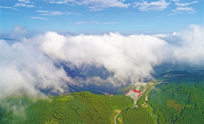 <p>　　六盘山景美如画。</p>
