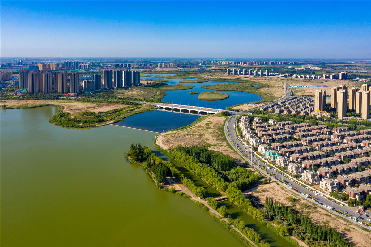 高清大图:瞰银川城南绿肺七子连湖湿地公园