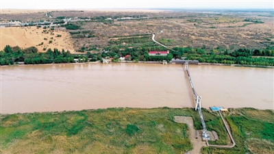 <p>　　沙、水、林等生态圈与人一同构建了美丽的沙坡头景区。</p>