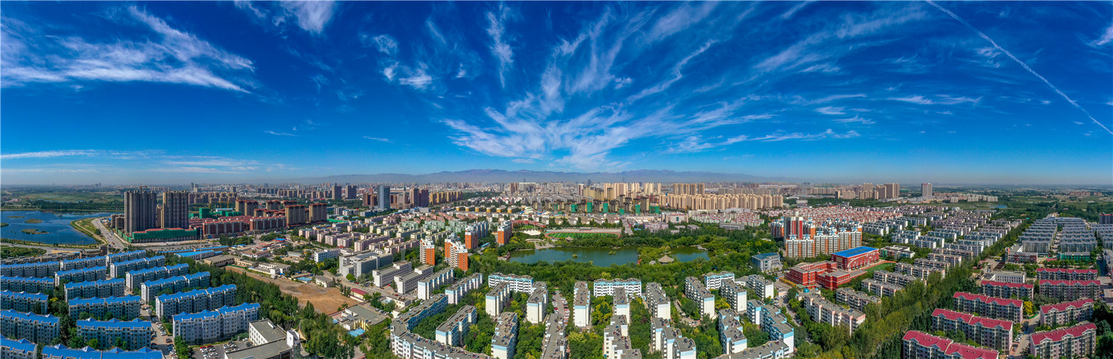 燕鸽湖秀色.jpg